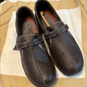 NWT Casual Brown Leather Ladies Shoes